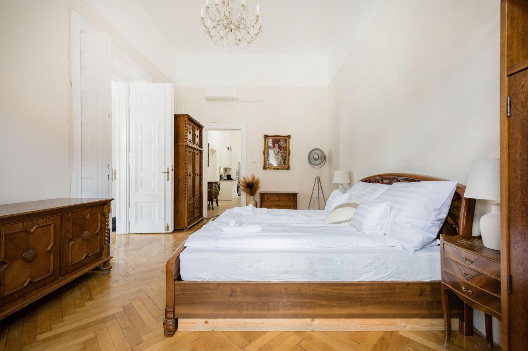 Vintage Build 2 Bedroom 2 Bathroom * Budapest